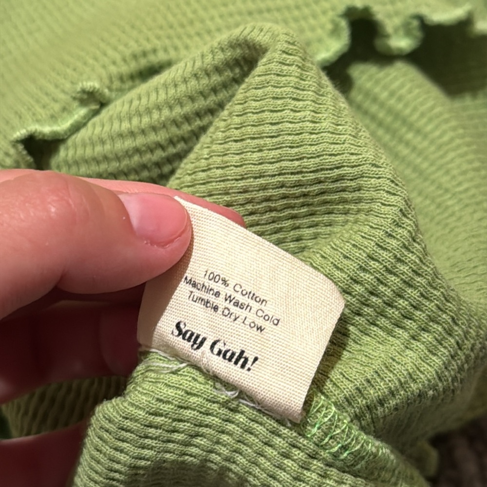 Lisa Says Gah Lola Long Sleeve Green Cropped Thermal Shirt - Picture 9 of 10